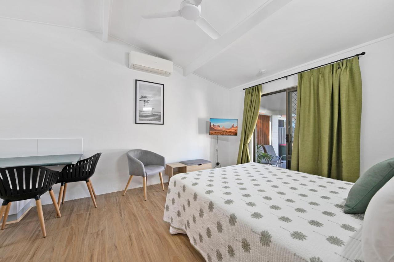 Kinka Palms Motel Yeppoon Exterior foto