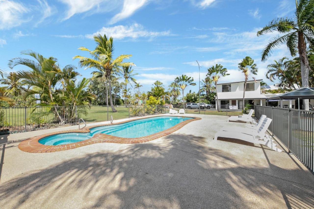 Kinka Palms Motel Yeppoon Exterior foto